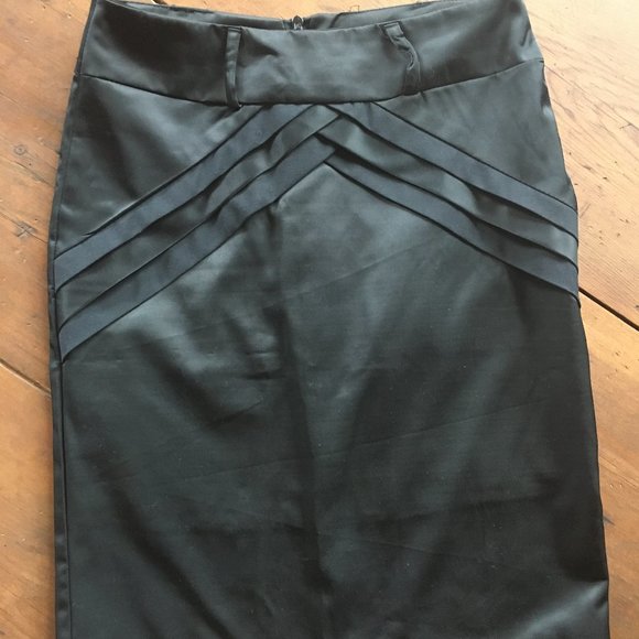 Knee Length Pencil Skirt - Picture 1 of 2